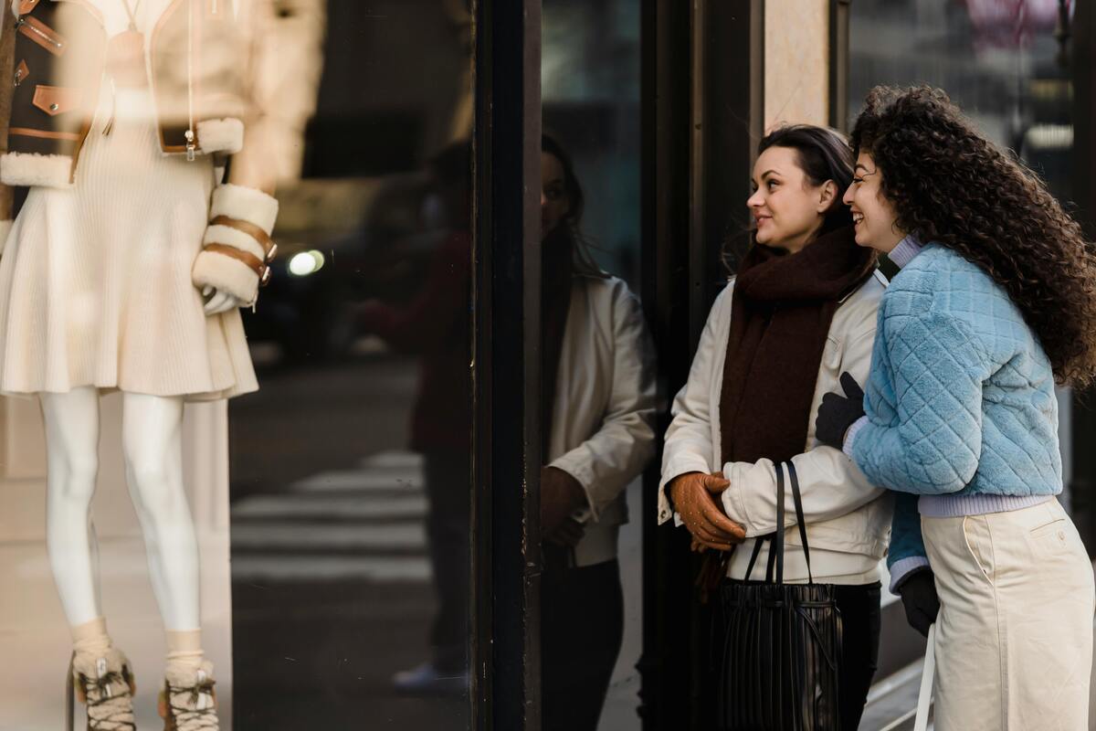 Shop Window Display Ideas for Luxury Retail Brands